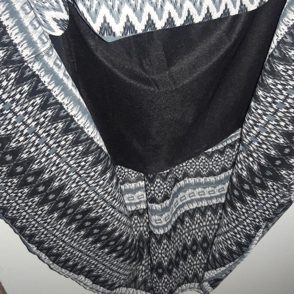 Sleeveless Hi-Low 👗 - Picture 7 of 7